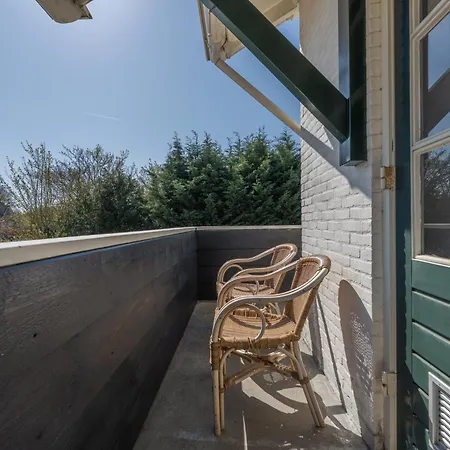 Strandhotel Dennenbos-3