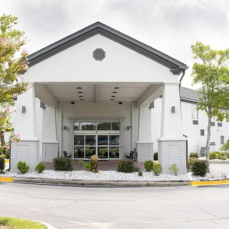 Wingate By Wyndham Savannah I-95 North-2