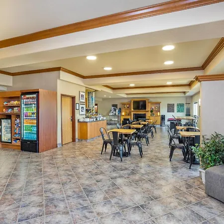Clarion Pointe Rimbey-3