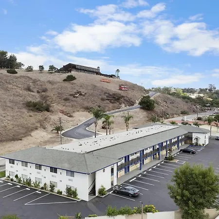 Travelodge By Wyndham Fairplex Pomona-2
