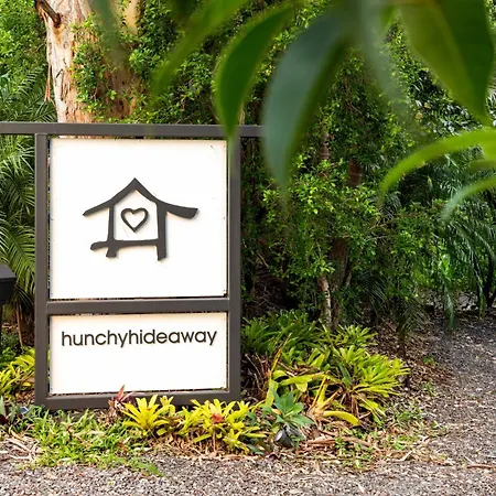 Hunchy Hideaway-3