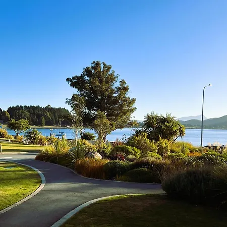 Fiordland Lakeview Motel And Apartments-2