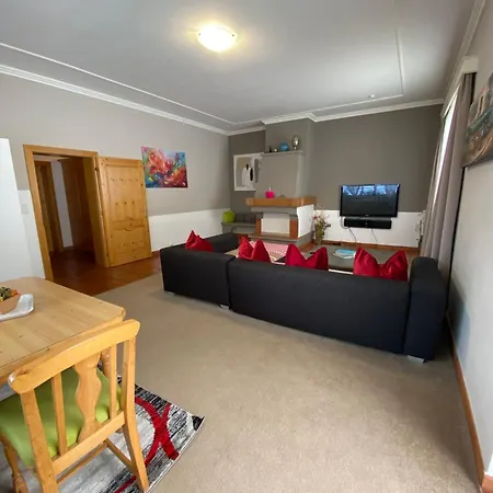 Katharina'S Sleepover - Budget Holiday Home-3