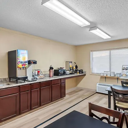 Super 8 By Wyndham Jefferson-2