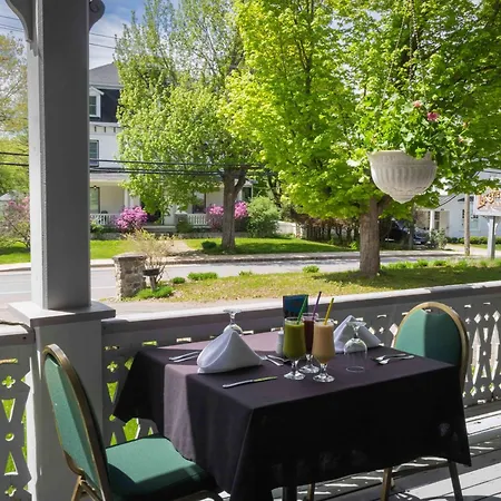 Auberge Lakeview Inn-3