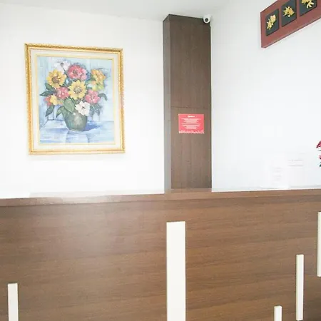 Reddoorz Plus Near Plaza Indonesia-2