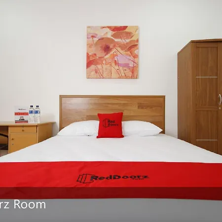 Reddoorz Plus Near Plaza Indonesia-3