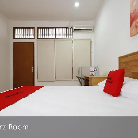 Reddoorz Plus Near Plaza Indonesia-2