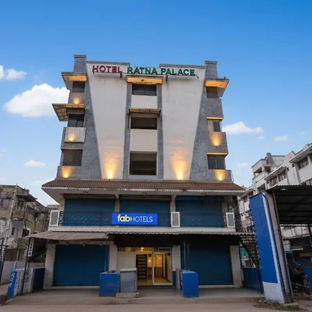 Fabhotel Ratna Palace - Inside Baronet Complex-2