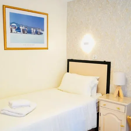 Deincourt Hotel-3