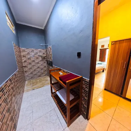 Ketapang Guesthouse Echo Beach Canggu-2
