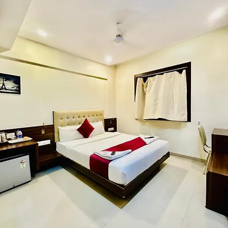 Hotel Mumbai International-2