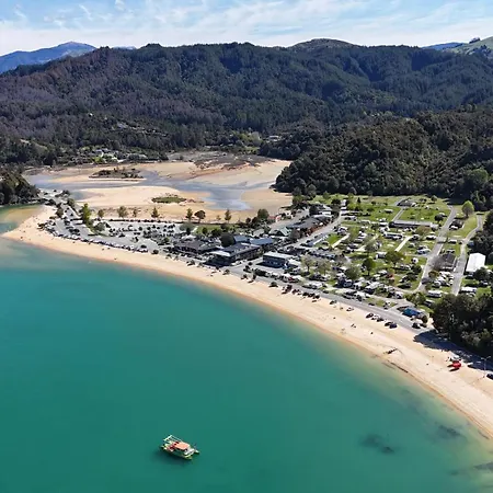 Kaiteriteri Recreation Reserve Cabins-3