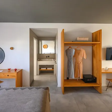 Lemon Suites Santorini-3