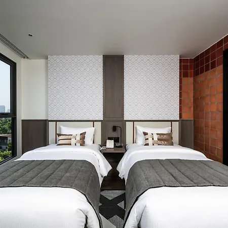We Hotel Riverfront-2