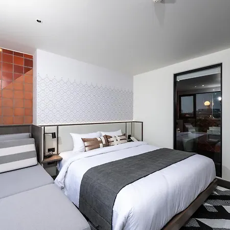 We Hotel Riverfront-2