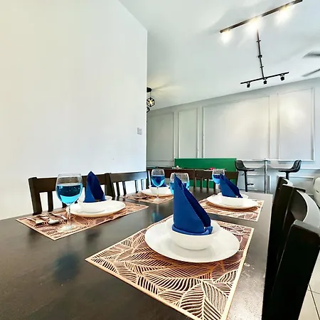 Seasons Larkin Apartment By Rr Jbcity-2