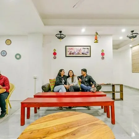 Fabhotel F9 Sector 19-3