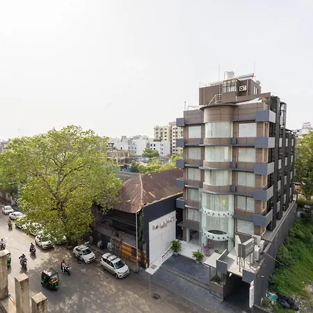 De Glance Hotel, Near Surat Railway Station-2