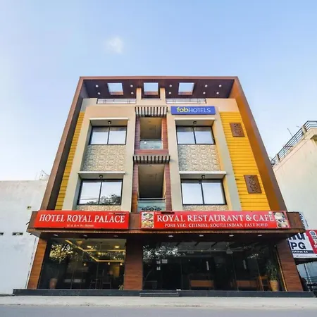 Fabhotel Royal Palace-2