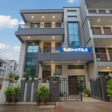 Fabhotel Golf Luxury- 10 Min From Sector 42-43 Rapid Metro Station-2
