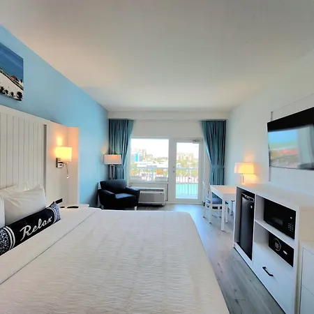 Charthouse Clearwater Beach Marina Hotel-3