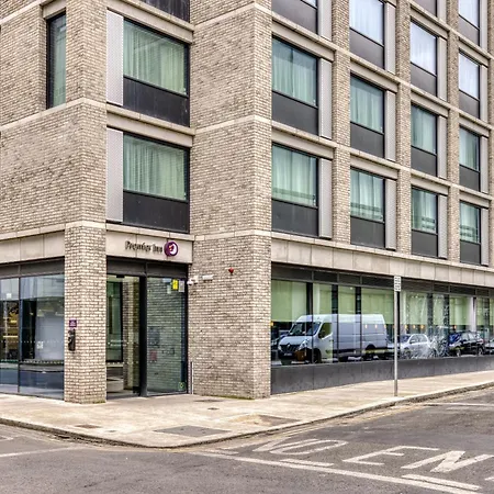 Premier Inn Dublin City Gloucester St South-2