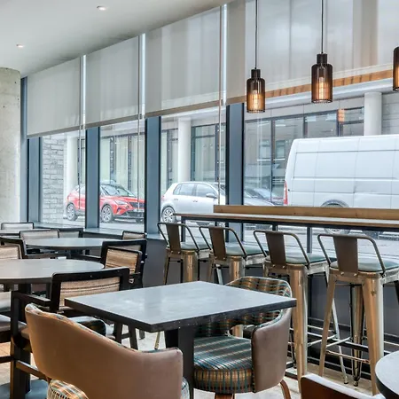 Premier Inn Dublin City Gloucester St South-2