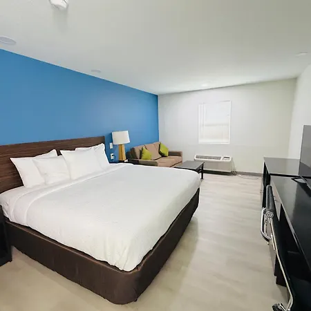Hallmark Inn & Suites Newly Renovated Rooms San Antonio Northeast-3