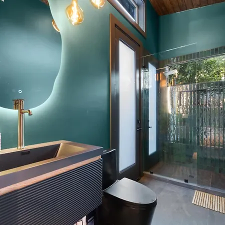 The Raven A Luxury Guest House-2