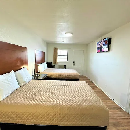 Budget Inn Giddings-3