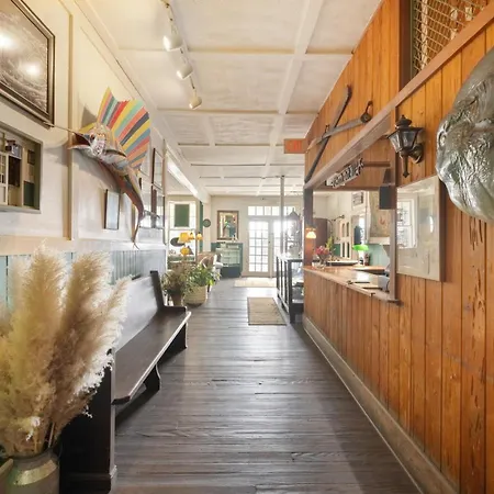 Historic Island Hotel-2