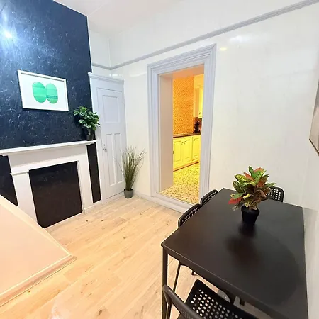 South London Guest Rooms-3