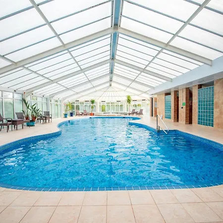Metropole Hotel And Spa-2