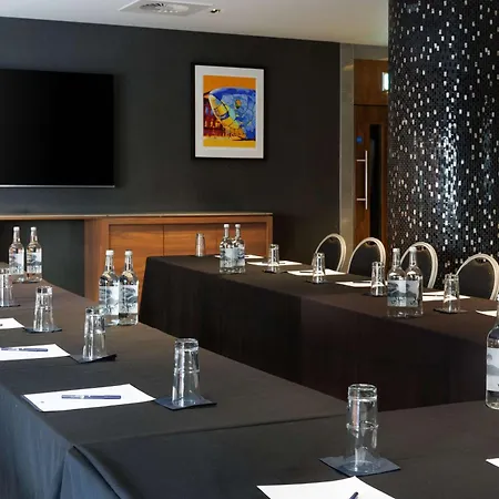 Doubletree By Hilton Belfast City Ten Square-3