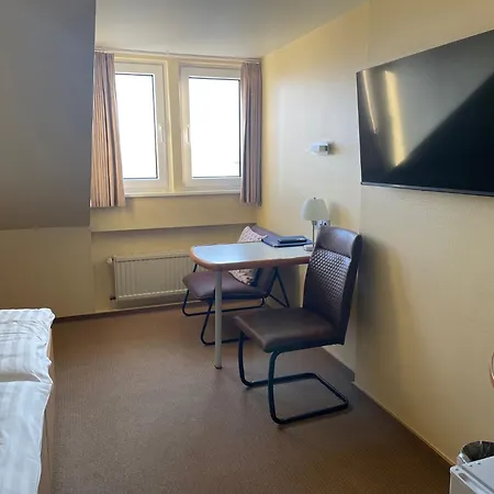Hotel Kieler Foerde & Free Parking-2