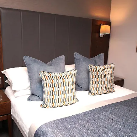 Golden Lion Hotel-2