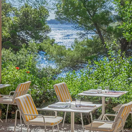 Hotel Le Provencal - Bord De Mer-2