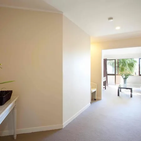Auckland Airport Kiwi Hotel-2