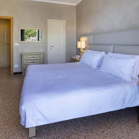 B&B Hotel Diano Marina Palace-3