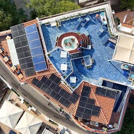 Bue Marino Hotel & Rooftop Bar-3