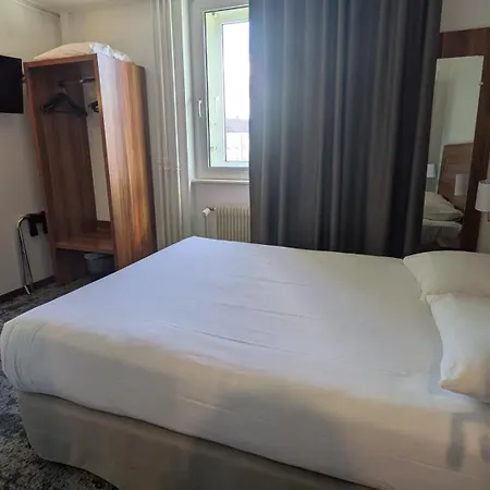 The Originals City, Hotel Colmar Gare-2