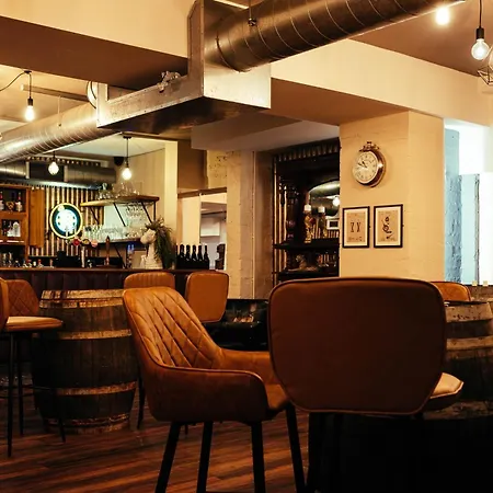 The Duke Of Edinburgh Hotel & Bar-3