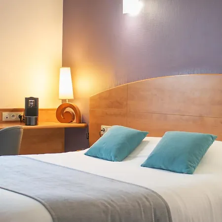 Brit Hotel Bressuire-3