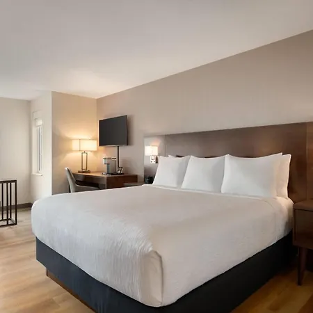 La Quinta Inn By Wyndham Vancouver Airport-3