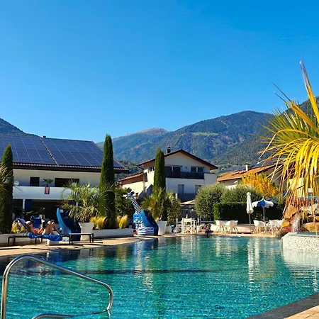 SCHLOSSHOF SÜDTIROL - Hotel&Camping Resort-3