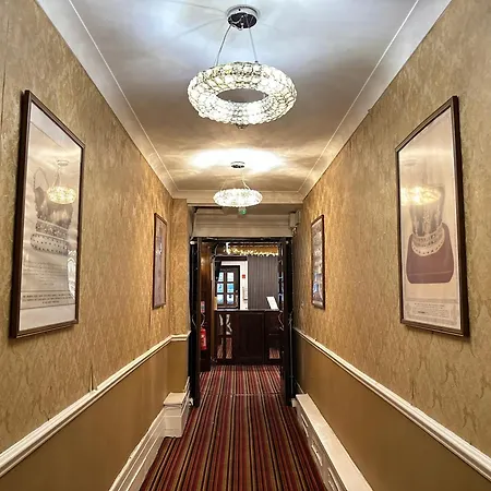 Crown Hotel - Stone, Near Stoke-On-Trent By Oyo-2