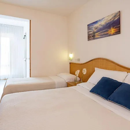 Hotel Capri-2