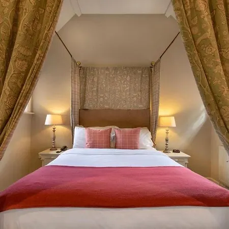 The Five Arrows Hotel-3