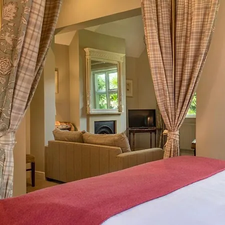 The Five Arrows Hotel-3